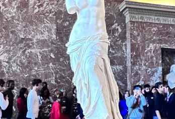 法国巴黎卢浮宫+杜乐丽花园+协和广场+香榭丽舍大街+凯旋门【全程包中文司机，专车接送，安全可靠】