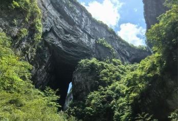 【独立包车+上门接送】重庆武隆包车一日游天生三桥+龙水峡地缝【本土红榜旅行社，自有强大的自营车队和司导。纯玩不进店，天天发团，本社直发，不转团不卖团品质有保障。】