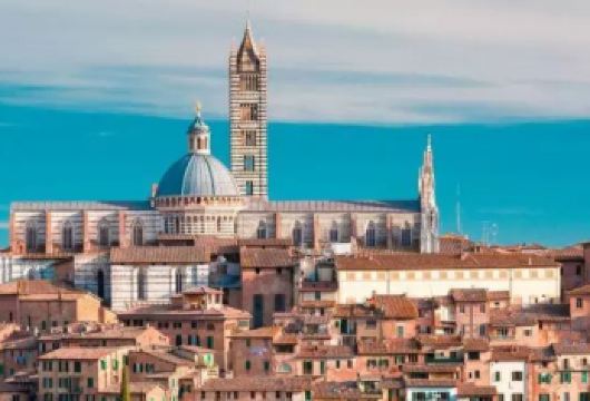 意大利圣吉米尼亚诺+锡耶纳+蒙特里久尼一日游|基安蒂酒庄午餐【欣赏两大令人惊叹的世界遗产古城，感受重回中世纪的奇妙体验！】