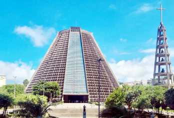 里约主教座堂+彩色阶梯+糖面包山+科帕卡巴纳海滩+拉赫公园【精品包车，私享空间，上门接送，轻松出行】