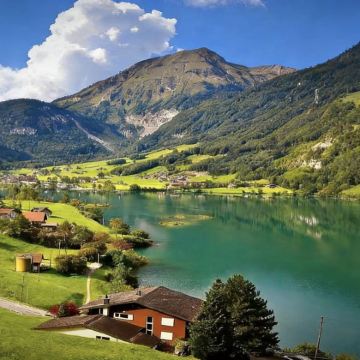 苏黎世-因特拉肯：阿尔卑斯仙境一日行【不含门票】