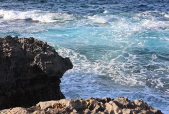 马耳他双岛记+探秘戈佐岛古迹与科米诺岛梦幻蓝泻湖+包车日游【[定制包车游]专享中文司机独立包车，市区范围酒店上门接送，行程路线天数可根据个人需求调整。】