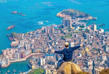 福州奇达村+旗冠顶+可选平流尾地质公园+网红沙滩一日游【私人定制的VIP包车服务，一对一服务，品质游玩，诚信服务，价格透明，2-6人精致小团专属服务】