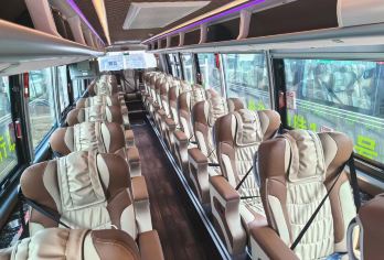 陕西黄河壶口瀑布一日游【可选20人团行政商务舱·专车接早】【[高端座驾]2025全新行政商务舱1+1坐席20人团，超大空间，无惧远途车程！】