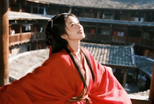 【亲子特惠游小团】南靖云水谣古镇+永定福建土楼王景区一日游【[高空景观·视觉盛宴]登楼俯瞰全景，漫步云水谣古道，打卡怀远楼，解锁闽南风情，收获难忘旅途记忆】