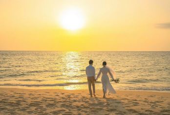 越南富国岛南岛陆地上半日游 + 包含专业摄影师美拍【参观富国岛著名的雕塑海滩 + 日落村 + 接吻桥】