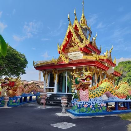 槟城升旗山+极乐寺+街头艺术街区+姓氏桥+普拔朗泰佛寺一日游