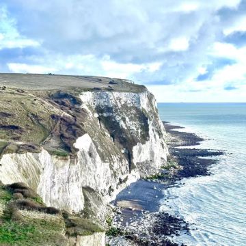 英国伦敦出发利兹城堡-多佛尔白崖-坎特伯雷大教堂一日游