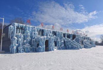 亚布力雪乡+风车山庄+森林小火车+马拉爬犁一日游【小团 赠送项目】