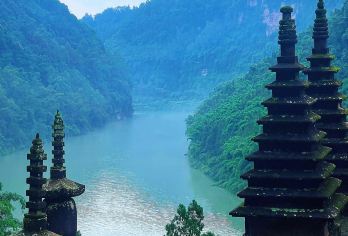 四川眉山柳江古镇+瓦屋山+槽渔滩 包车一日游英文服务【龙苍沟森林洗肺，牛背山云瀑涤心，一日览尽仙凡。】