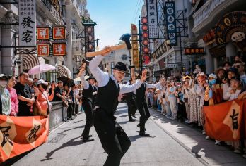 河南中牟建业电影小镇一日游【含门票+郑州往返车位+2人起定】【精品小团·尊享体验 2-16人小团，全程无购物，纯玩不赶路，贴心服务，轻松深度游。】
