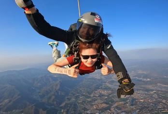 Skydive重庆高空跳伞基地一日游【空中酷炫拍摄】【[刺激体验]高空自由落体，俯瞰震撼美景；】