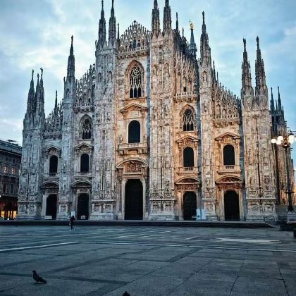 意大利米兰大教堂+米兰大教堂广场+蒙扎大教堂一日游。