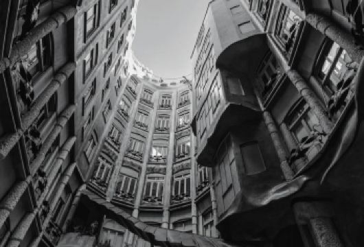 西班牙巴塞罗那市区网红景点打卡-高迪三件套-可包车-精选【专属客服和本地中文司机，一家一团包车】