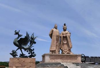 【2-8人团】乾陵+懿德太子墓++茂陵一日游【三环内上门接】【解读历史帝王故事，市区三环内上门接送】