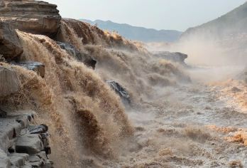 黄河壶口瀑布+黄帝陵私人订制一日游（可选择党家村明清民居）【[震撼心灵]亲临黄河心脏，见证世界其它地方看不到的金色瀑布奇观！】