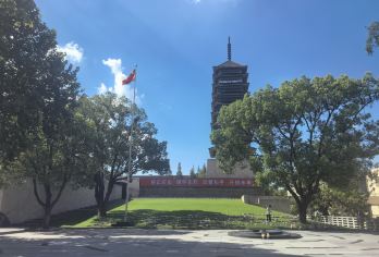 淞沪抗战纪念馆+四行仓库抗战纪念馆 人工深度讲解 可中/英文【以‌伤痕建筑为纸、科技为笔、文物为墨‌，书写了一部“看得见的抗战史诗”。】