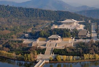 陕西黄河壶口瀑布+黄帝陵一日游【赠特色中餐+专车接送】【[服务至上]高效专车三环内上门接早，车内每天都会消毒干净。】