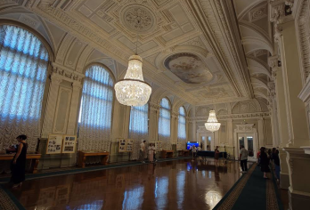 俄罗斯 圣彼得堡市区一日游（可定制周边游）酒店接送【专属客服和本地中文司机，一家一团包车】