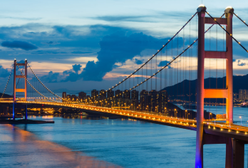 里斯本太阳观景台＋四月大桥＋大耶稣像【景点可选＋中文司机】【一日尽览里斯本七丘精华，古堡、教堂、复古升降机与河景地标一次集齐，包车轻松不赶路。】