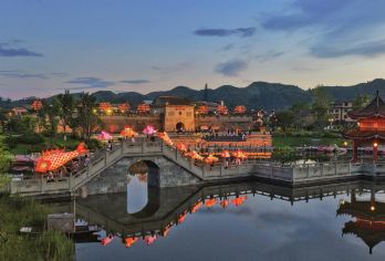 江西赣州定南客家古城+明远第围屋一日游可英文服务【可提供英文及小语种导游服务-往返接送-可选导游-可代订门票】