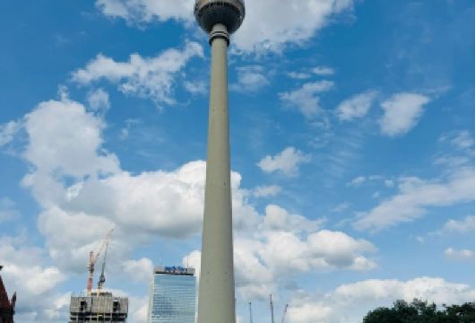 德国柏林市区-夏洛滕堡宫-选帝侯大街-御林广场-包车-精选【专属客服和本地中文司机，一家一团包车】