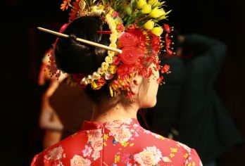 泉州开元寺+蟳埔村+洛阳桥+西街一日游【赠簪花可选+特色餐】【[泉州记忆]游走西街，闽南原貌老街区，探寻舌尖上的泉州美食】