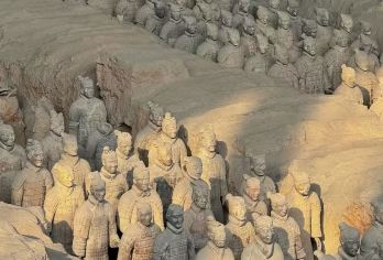 兵马俑+华清宫包车一日游【自由 舒适 惬意 】可提供多种车型【[舒心出行]纯玩无购物、还原旅游本质，保证游玩时间 ，管家式服务，让旅游省时省力，适合带老人、亲子】