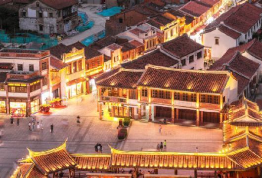 福建土楼南靖景区+云水谣+漳州古城一日游【小团纯玩·登楼】【[团型升级]6~8mini小团畅享纯玩，赠土楼博物馆门票，可登楼鸟瞰土楼全景拍照点亮旅程。】