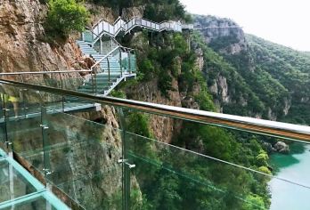 云台山+红石峡+凤凰岭【挑战U型玻璃栈道+含60元景交】【[品质保证]深度服务型产品，真正无购物、不进店，放心出游！】