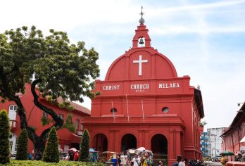 布城 & 马六甲热门景点一日游【吉隆坡出发】【探索马来西亚“历史之邦”的首府马六甲，距离吉隆坡仅数小时车程】