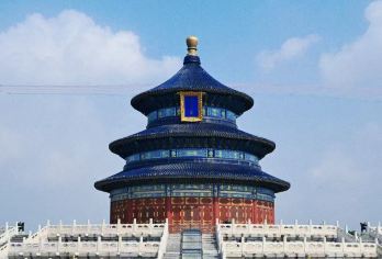 【随时可定·1家1团】北京旅游故宫天坛含门票包团导游深度游【[深度文化解读]专业导游带您探秘北京千年历史，胡同故事、皇家秘闻娓娓道来，感受京城独特文化魅力。】