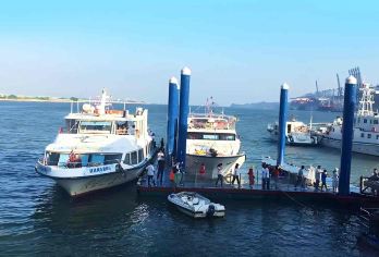 深圳地王观光+中英街+金色海岸游艇+大梅沙海滨公园纯玩一日游【[深度游]登地王大厦-俯瞰深圳，瞭望香港；金色海岸游艇-游船出海畅游香港岛，中英街-打卡中英界碑】