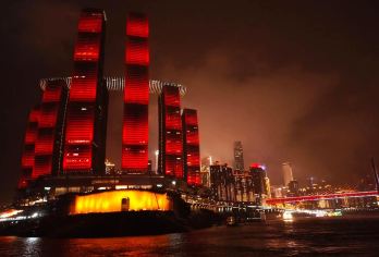 探索更多重庆城市亮点，享受私人导游服务【轻松畅游复杂的“3D城市”，深入了解当地情况。 导游和司机将从您的酒店接您。 探索重庆更多隐藏的宝藏】