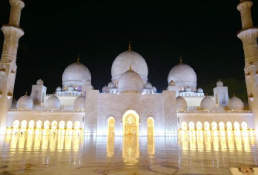 阿布扎比扎耶德清真寺+总统府+卢浮宫一日游【中文私导接送】【便捷接送：提供迪拜酒店到阿布扎比的往返接送服务，游客无需为交通问题烦恼，轻松开启一日游。一价全含。】
