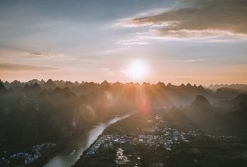 桂林漓江遇龙河一日游丨秘境千里江山-喀斯特溶洞-侗族民俗表演【品质出游】