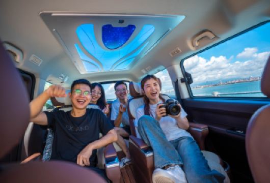 头等舱5人团可选丨福建土楼云水谣+永定土楼王双景区一日游【[土楼升级更多玩法]赠钟兴楼登楼探秘，更有专属非遗夯土垒筑体验可选！纯玩无自费，畅玩更尽兴～】