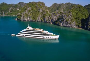 越南下龙湾一日游【越南本地人船队自营|多种船型可选】【走下龙湾世界遗产奇观遗产线路：天堂岛、惊讶懂、穿洞】