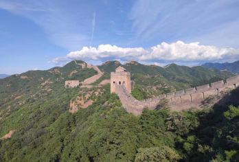 私人金山岭长城之旅（配有英语司机）【酒店接送 探索长城人流较少的一段 自由活动时，按照自己的节奏探索长城】