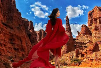 新疆天山托木尔景区·大峡谷一日游【赠柯柯牙纪念馆 市区接送】【舒心假期：2人起发团，全程无强制消费，不进购物店，舒心无忧！】