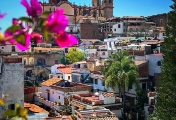 墨西哥墨西哥城市区网红景点打卡宪法广场等-包车一日游【精选热门景点，高效游玩不走回头路，深度了解文化内涵，贴心服务保障，轻松享受旅程，性价比超高的旅行。】