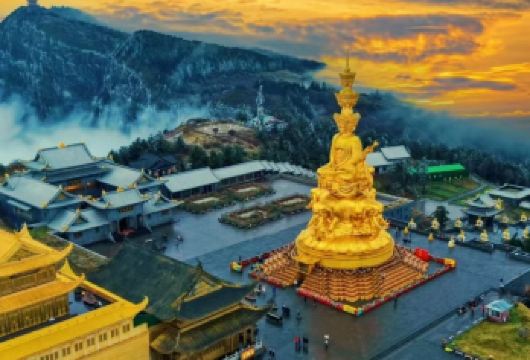 四川峨眉山包车一日游【1..中文司机，上门接送】