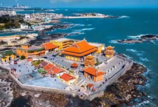 泉州洛阳桥+梧林+永宁+洛伽寺+黄金海岸+小威海+浔埔一日游【泉州市区/厦门岛内免费上门接送，轻松出行无烦忧。】