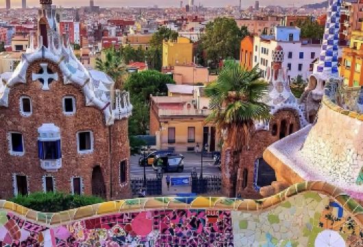 西班牙马德里索菲亚艺术中心+提森博内米萨博物馆包车一日游【高迪梦幻般的建筑，古老的哥特式街巷，波光粼粼的地中海，现代与古老的完美融合】