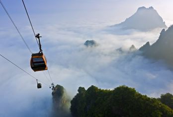 【热销】天门山国家森林公园一日游 可选A线+VIP通道【[专享服务]可选精华热门A/B线，数量有限！大团/小团和VIP通道供您选择，优先通行，大幅减少排队】