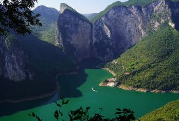 地心谷+清江画谷一日游 纯玩无购物市区免费接送可选多种套餐【纯玩无购物市区免费接送】