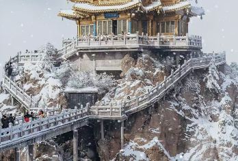 老君山15人轻奢小团【上门接送/导游陪爬/2+1航空座椅【[福利保障]洛阳市主城区上门接送，2+1航空座椅，资深老司机安全护航，本社专职导游全程陪同上山】