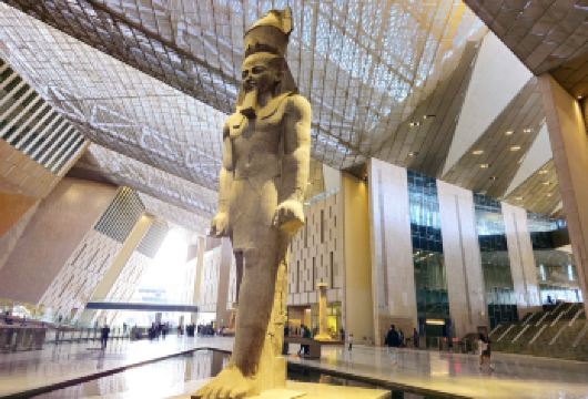 大埃及博物馆：门票含可选导游讲解及接送服务【探索大埃及博物馆，这座全球*大的考古博物馆专注于展示单一文明的辉煌 提前预订门票，免排队快速入园 探索标志性珍宝，包括图坦卡蒙国王收藏的文物】