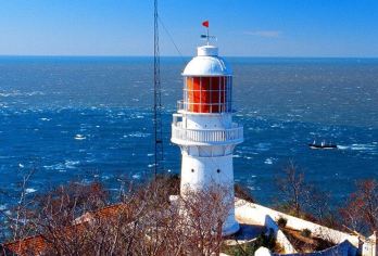 黄渤海分界·旅顺博物馆·白玉山景区 大连旅顺一日活动 可选小团【双海奇观+百年军港全景：含黄渤海分界线门票，亲眼目睹两海泾渭分明的自然震撼；登白玉山俯瞰远东第一军港】