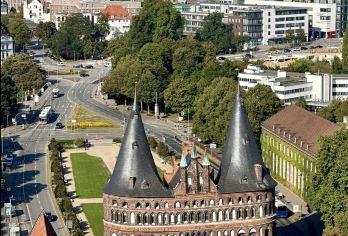 十小时穿越：中世纪汉萨与波罗的海畔【无缝衔接，省心省力，无需担心】